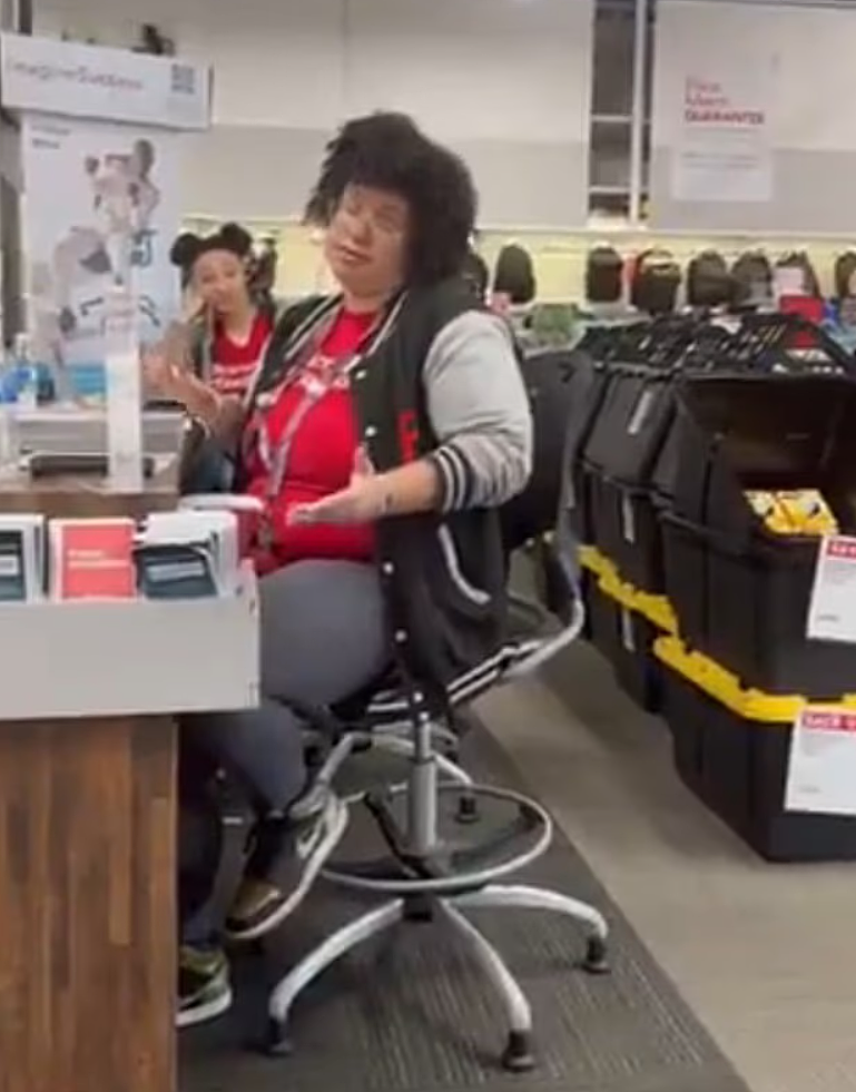 炸锅!Office Depot拒印柯克追悼海报,员工当场被开除(组图) - 3