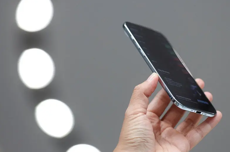 eSIM踩监管“红线”！ iPhone Air中国发售突喊卡（图） - 1