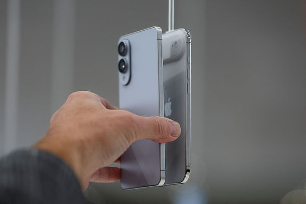 iPhone 18 Pro三大亮点曝光，动态岛有望缩小（图） - 1