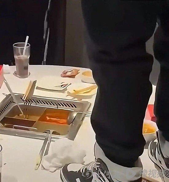 史上最贵的一泡尿?海底捞“小便门”宣判,两青少年向火锅小便判赔220万(视频/组图) - 1