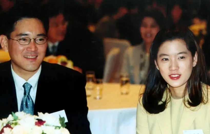 三星25岁废太子入伍！疑从小不成器被多所学校劝退大学没念完，放弃美籍回韩服役洗白黑历史？（组图） - 9