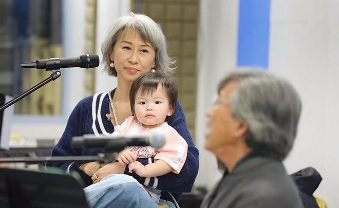叶倩文回应不和林子祥生育原因,甘愿当后妈,称帮继子带娃是福气(组图) - 7