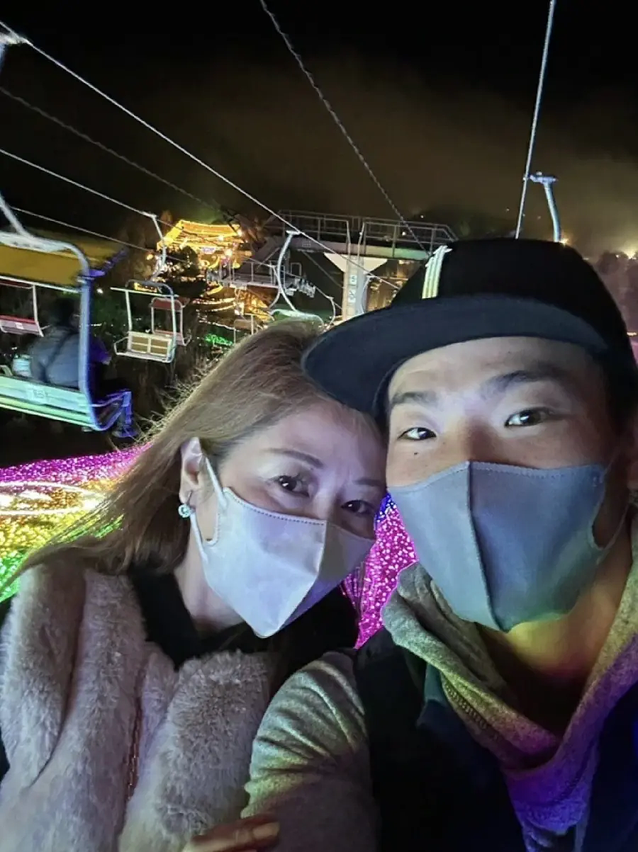 小伙爱上大21岁的同学亲妈，砸千万买房猛追成功！秒变继父和4外孙的外公…（组图） - 6