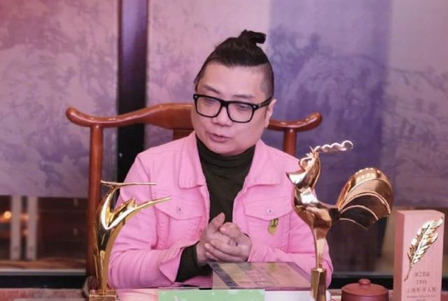 程青松关注列表曝光，满屏是美男子，骚扰职场新人，四处喊老婆（组图） - 14