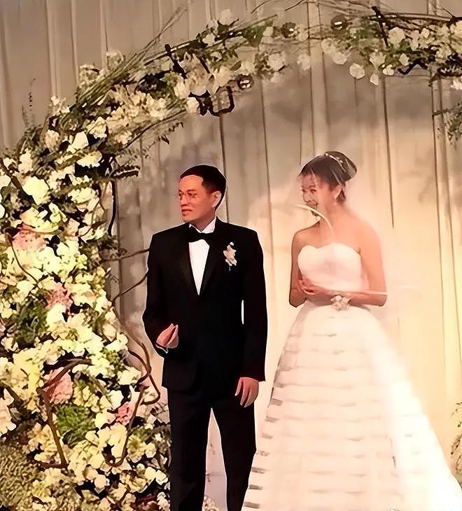 孙菲菲官宣离婚！怒斥前夫没良心，婚后一毛不拔，怀疑孩子非亲生（组图） - 1