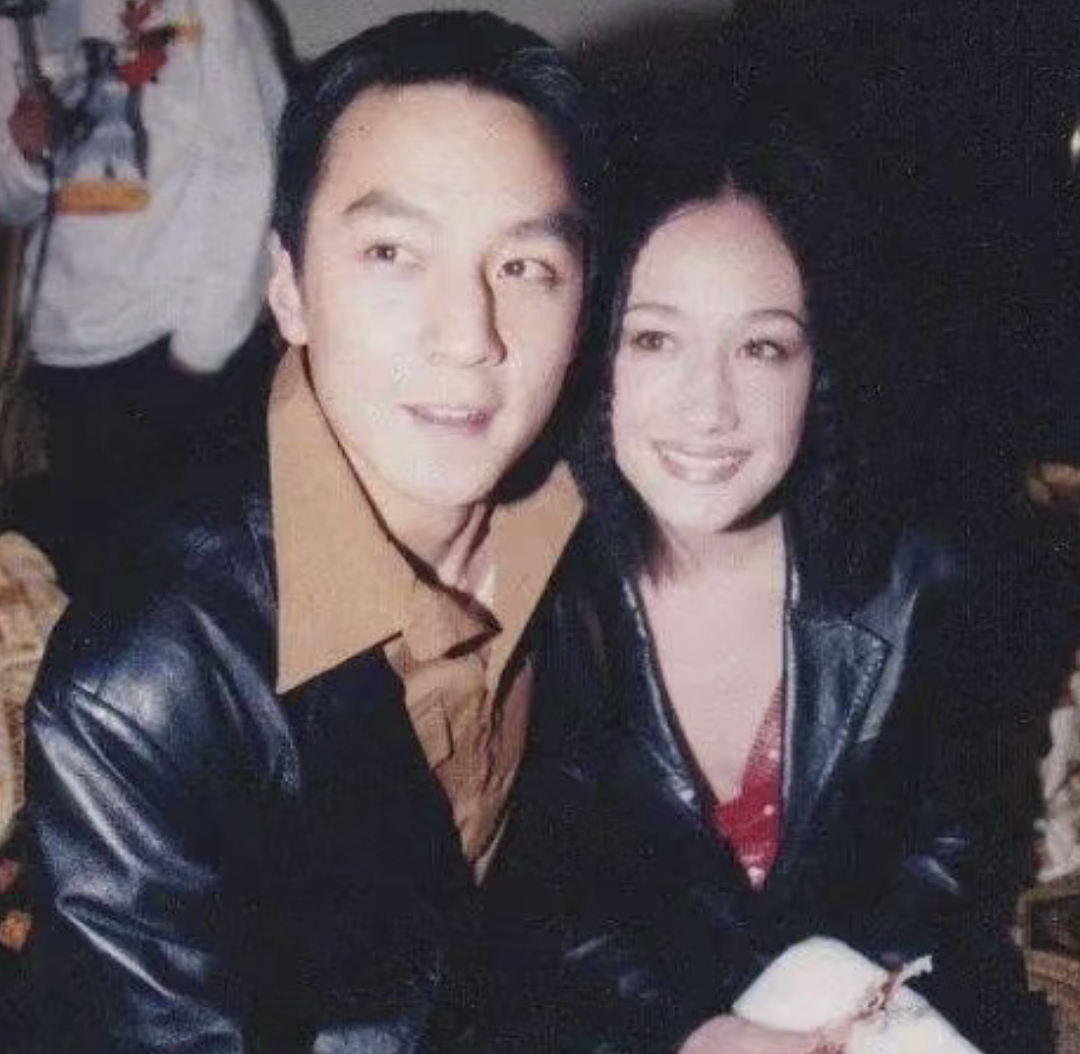港圈男神收割机结婚！情定金融大佬，回归农场种菜，曾让吴彦祖泪湿枕头（组图） - 1