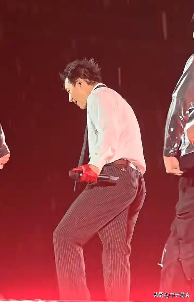 韩庚演唱会被嘲吃相难看！脸僵像王阳身材像黄渤，舞都跳不动了（组图） - 4