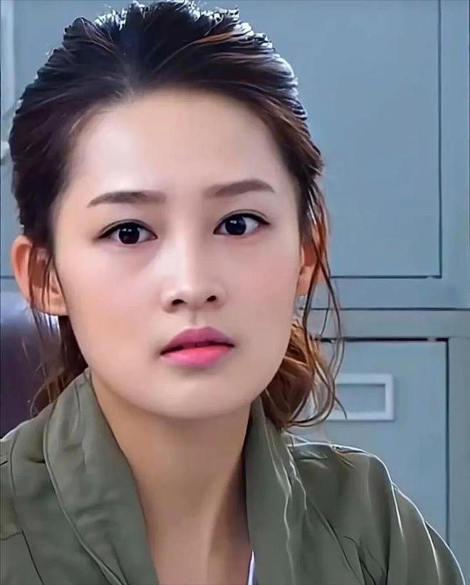 “自带苦相”的5位女星越看越丧,五官漂亮却演啥都苦情,太吃亏(组图) - 28