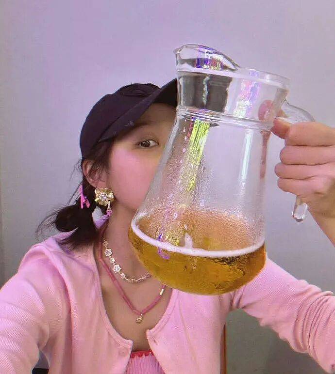 关晓彤半夜喝酒发朋友圈?网传她跟鹿晗去年分手(组图) - 3