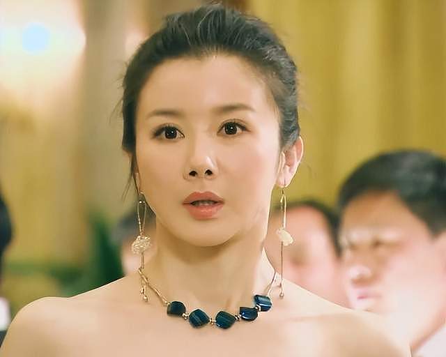 43岁孙菲菲官宣离婚，自曝吃了未婚先孕的亏（组图） - 1