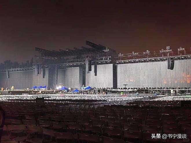 韩庚演唱会被嘲吃相难看！脸僵像王阳身材像黄渤，舞都跳不动了（组图） - 16