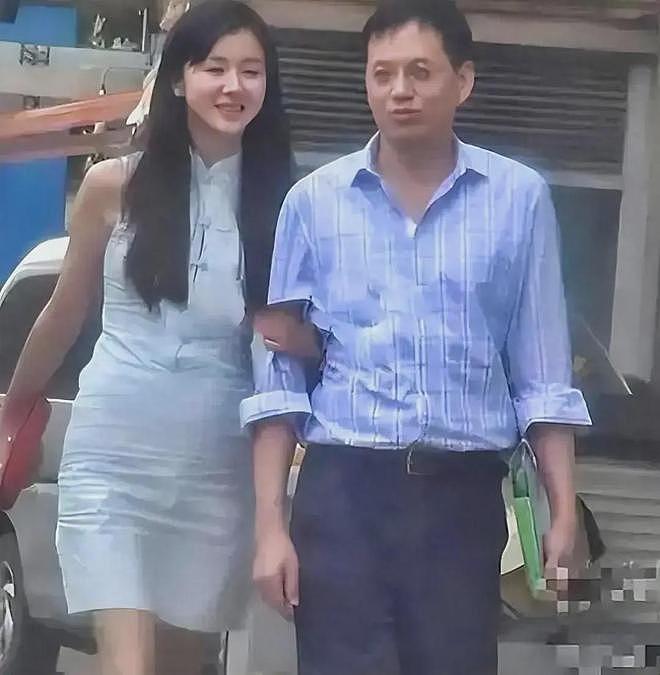 女星孙菲菲自爆前夫抠门又冷漠，从未抱过孩子，离婚拒付抚养费（组图） - 1