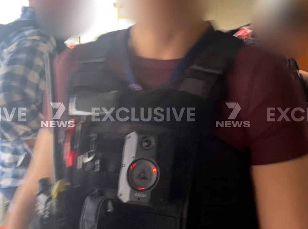 悬赏100万！澳新警方联手，史上最大规模搜捕！竟有人把他当英雄（组图） - 4