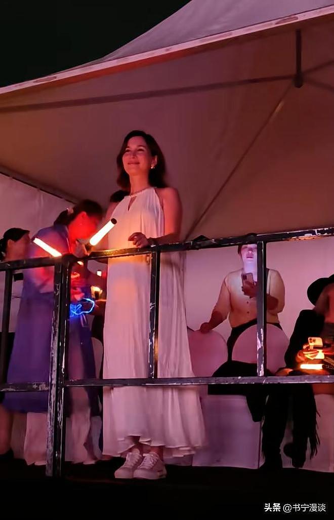 韩庚演唱会被嘲吃相难看！脸僵像王阳身材像黄渤，舞都跳不动了（组图） - 17