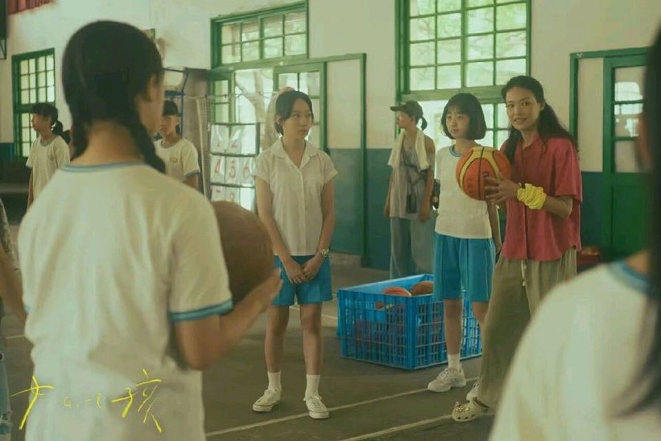 16岁“一脱成名”，童年被虐待情路不顺，然后呢？（组图） - 11
