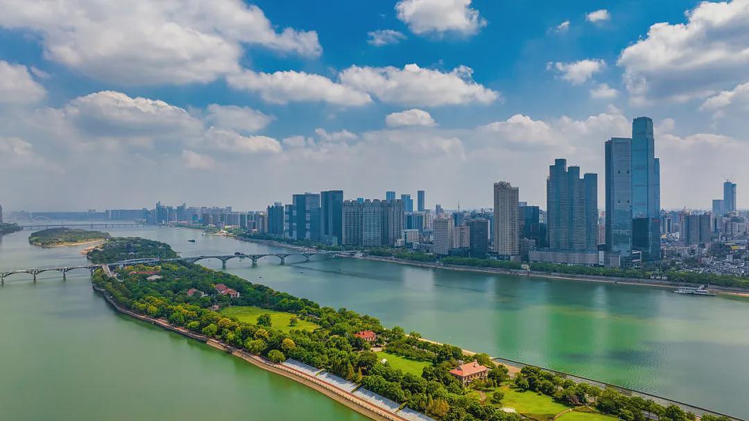 中国最快乐的城市，工资5000活出50000的快乐（组图） - 10