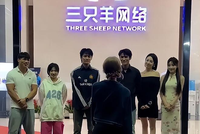 三只羊复播！嘴哥紧张，乔妹瘦了，小杨哥缺席，小黄在外网爆红（组图） - 18