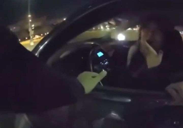 华人女子遭警察开枪致重伤，获赔675万美元！被指“袭警”连中三枪，执法仪视频公布后真相大白（视频/组图） - 1