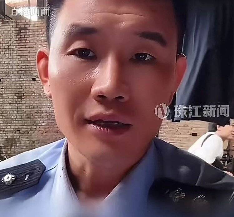 “嘎子哥“谢孟伟拍戏期间着警服直播带货，警方回应（组图） - 1