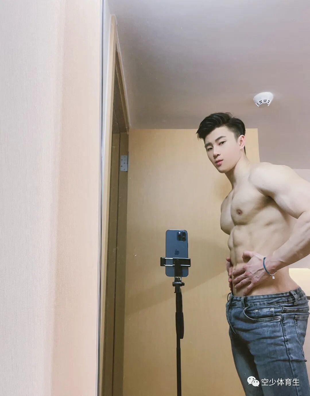 【帅哥】颜值高，身材好，健身肌肉男孩真帅（组图） - 8