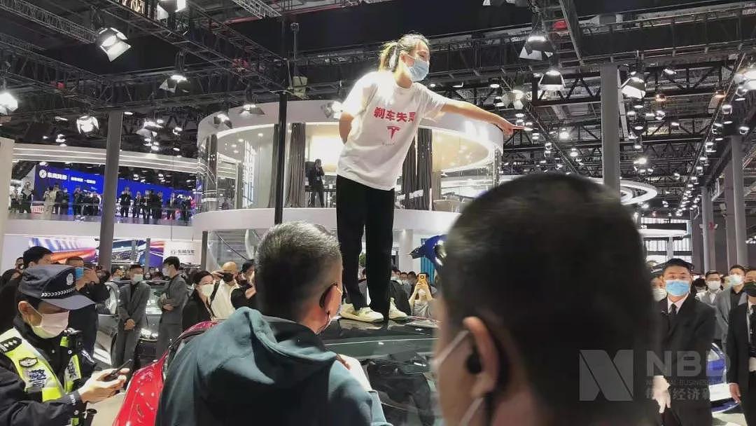 历时4年！“车顶维权”女车主胜诉：特斯拉需提供完整行车数据！此前她被上海法院判赔17万（组图） - 4