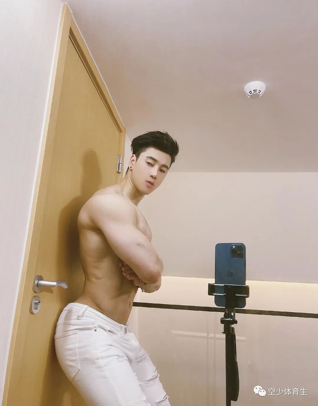 【帅哥】颜值高，身材好，健身肌肉男孩真帅（组图） - 3
