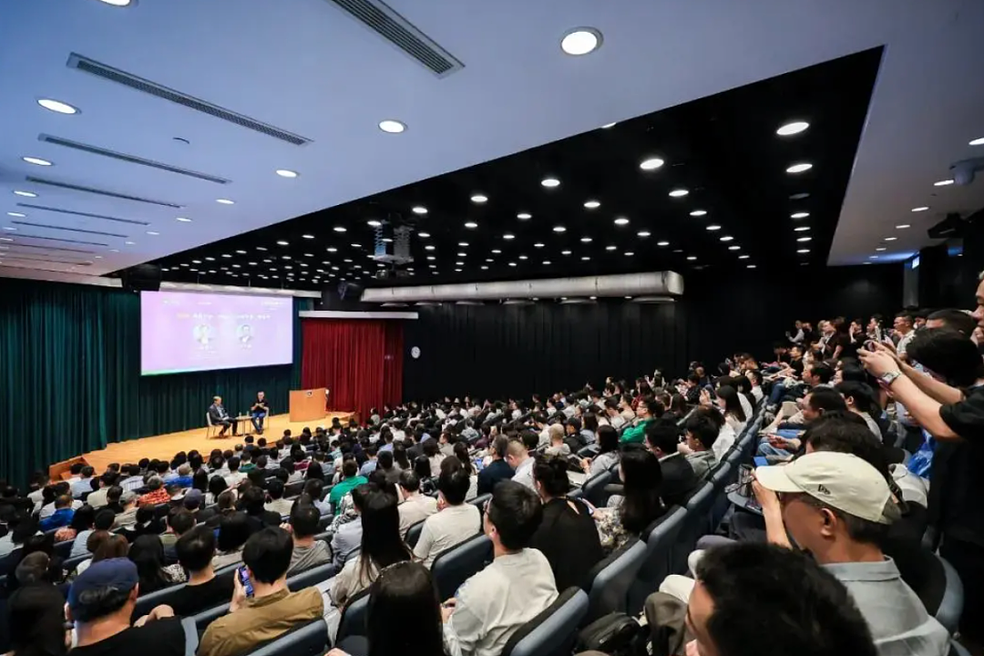 他花531亿买自由!交天价罚款后出狱回国,前华人首富归来(组图) - 1