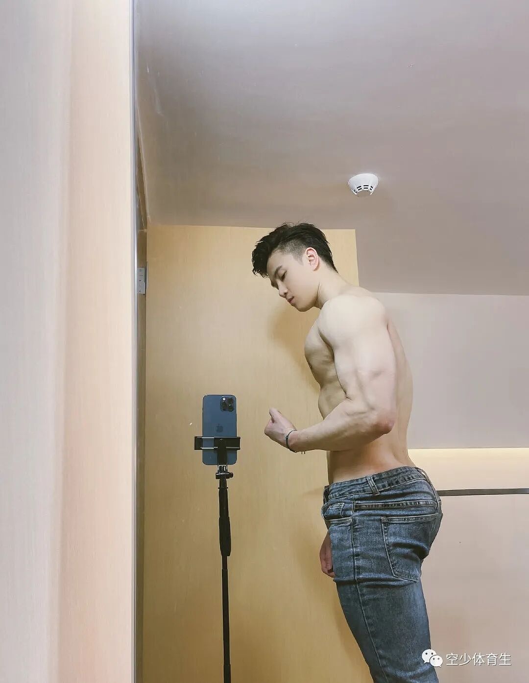【帅哥】颜值高，身材好，健身肌肉男孩真帅（组图） - 7