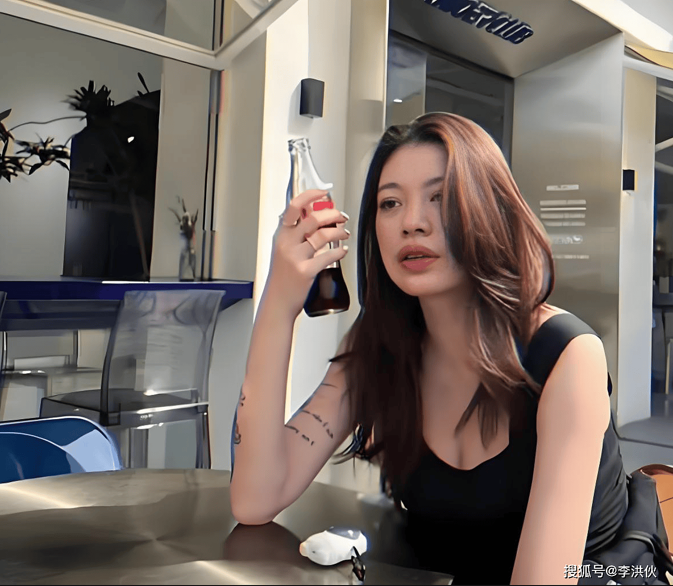 葛荟婕再度炮轰汪峰,爆料现在还要靠森林北养着(组图) - 1