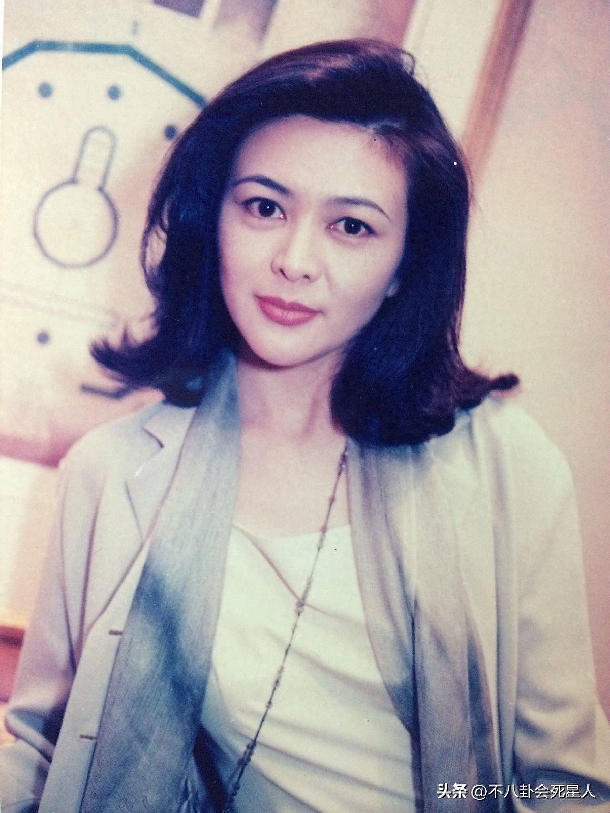 向太曝关之琳头婚被骗,男方摆酒钱都未结算,难怪关美人情路大胆(组图) - 1