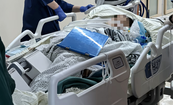 恐怖！女子散步误踩“化骨水”容器，全身骨骼遭侵蚀亡（组图） - 2