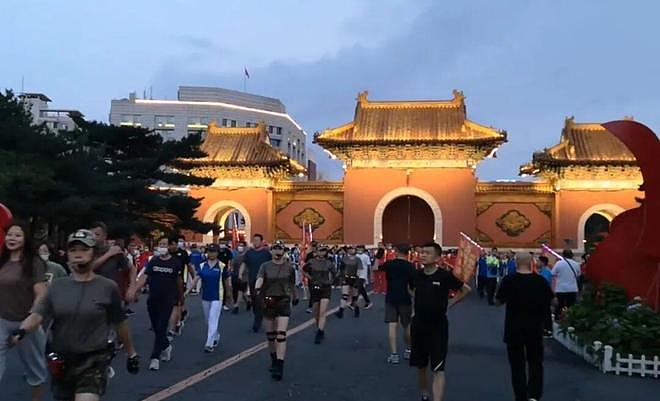 “暴走团”老人委屈:辛苦一辈子,老了健身还要看人脸色(组图) - 2