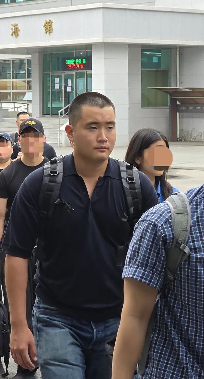 25岁三星太子入伍照曝光,剃平头很魁梧,放弃美国籍却恐难继家业(组图) - 4