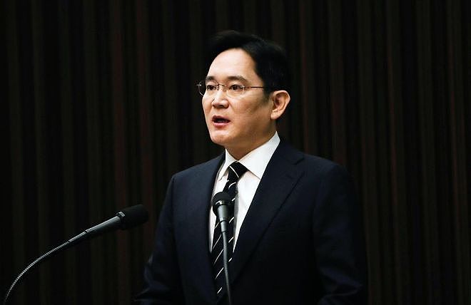 25岁三星太子入伍照曝光,剃平头很魁梧,放弃美国籍却恐难继家业(组图) - 6
