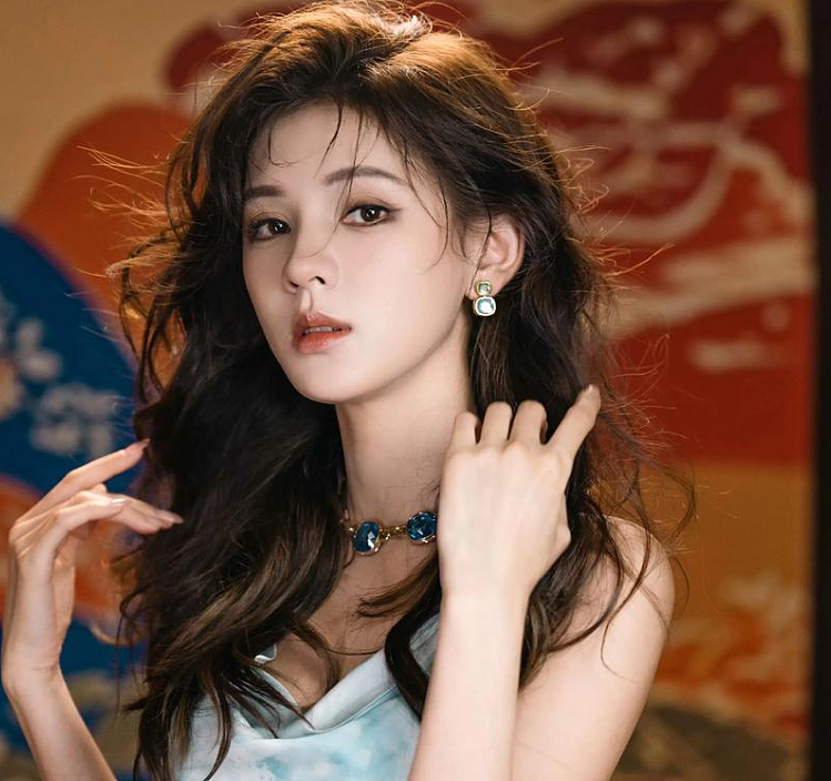 女星张予曦自曝被跟踪几个月：再有下次就报警，我不会怕你们（组图） - 7