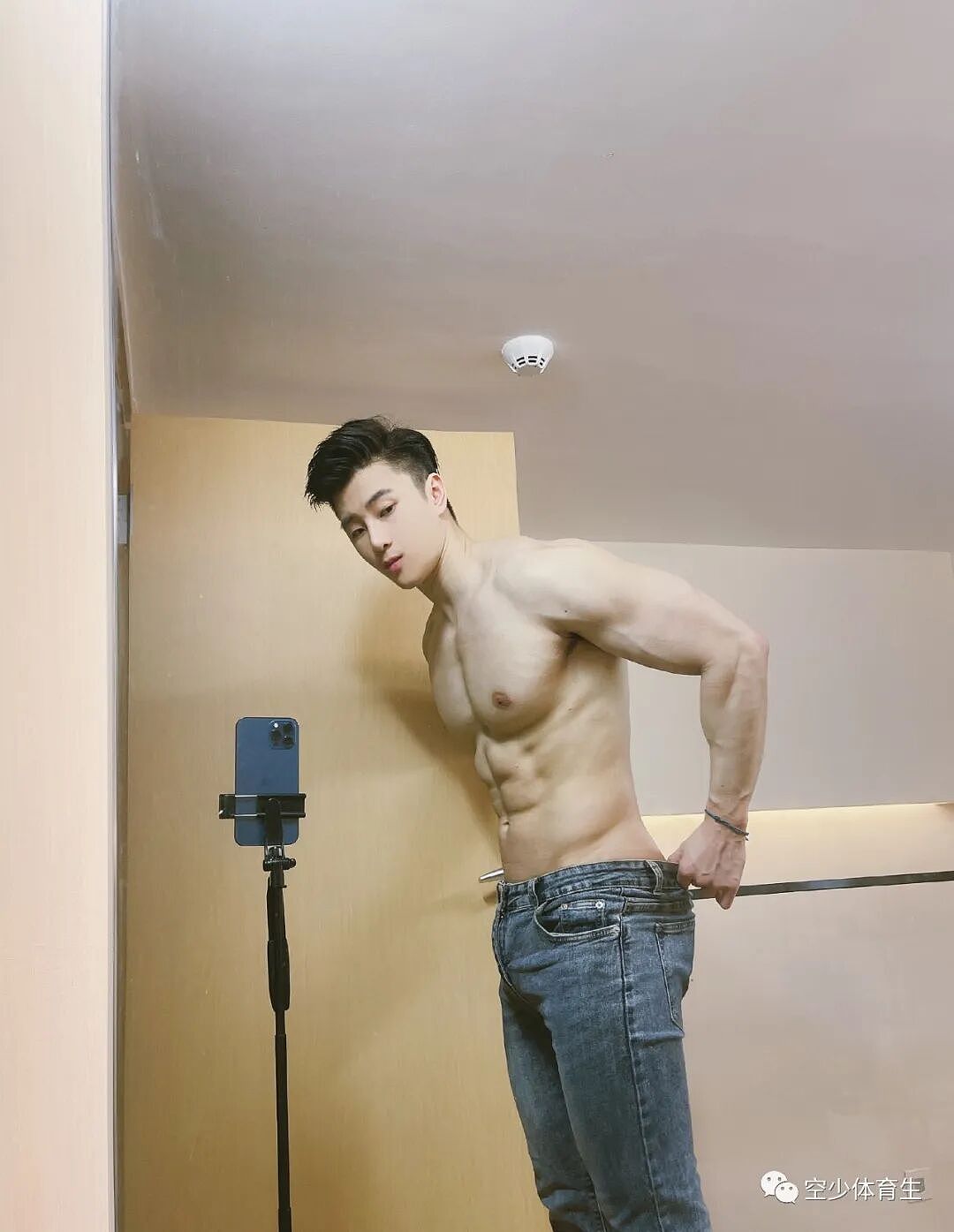 【帅哥】颜值高，身材好，健身肌肉男孩真帅（组图） - 9