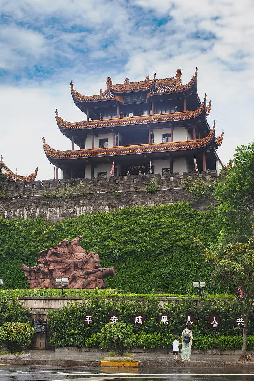 中国最快乐的城市，工资5000活出50000的快乐（组图） - 20