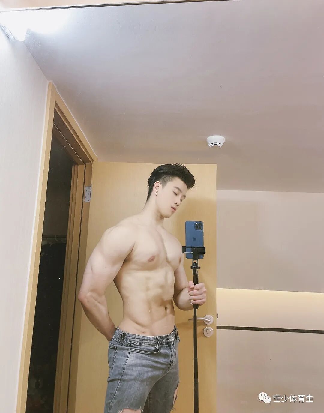 【帅哥】颜值高，身材好，健身肌肉男孩真帅（组图） - 6