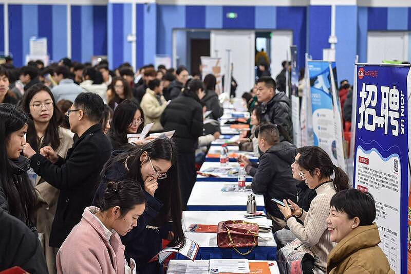 状况持续恶化！中国非在校青年失业率增至18.9％，创1年来新高（组图） - 1
