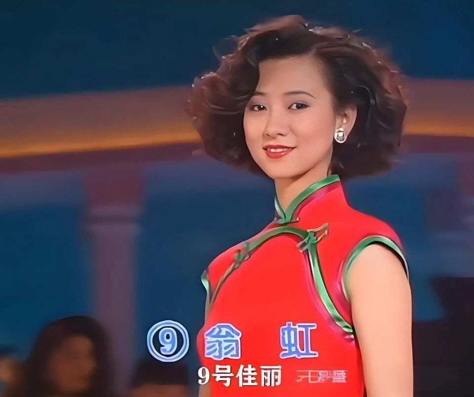 56岁翁虹转行到景区跳舞，身材发福显圆润，女神选择做自己后更开心了（组图） - 3