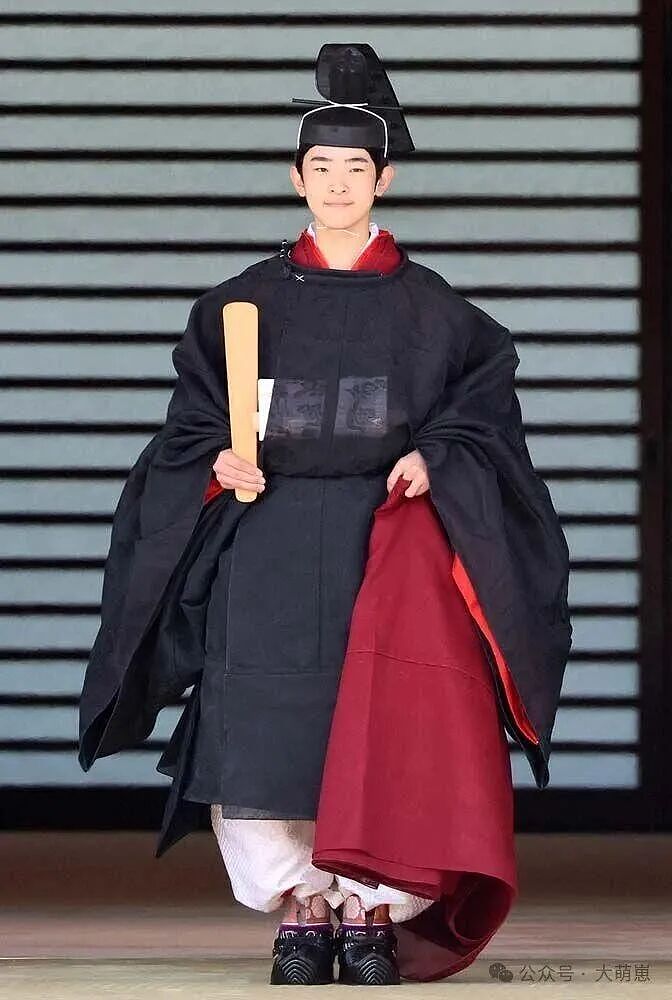 日本“未来天皇”迷恋大7岁顶流女星！喜欢吃“垃圾”食品，爱唱卡拉OK！特别想逃离当平民（组图） - 6
