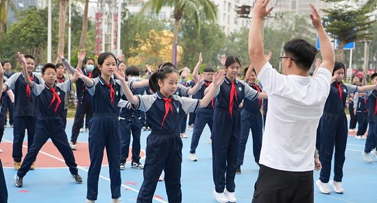 扩大消费，中国有意设置中小学