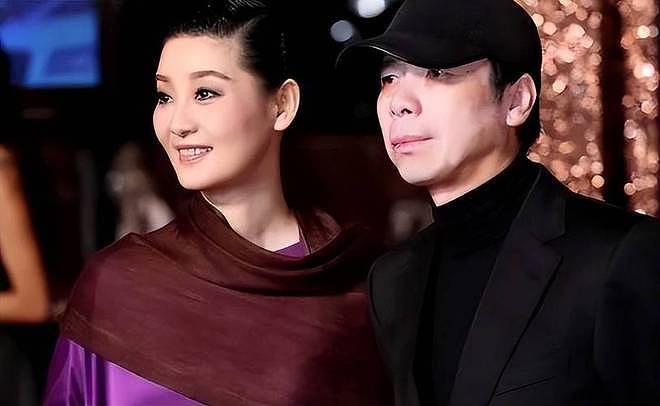 58岁徐帆与冯小刚离婚？徐帆回应了，19岁女儿徐朵也发声（组图） - 6