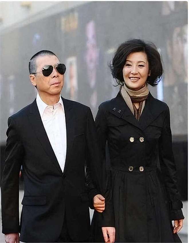 58岁徐帆与冯小刚离婚？徐帆回应了，19岁女儿徐朵也发声（组图） - 2