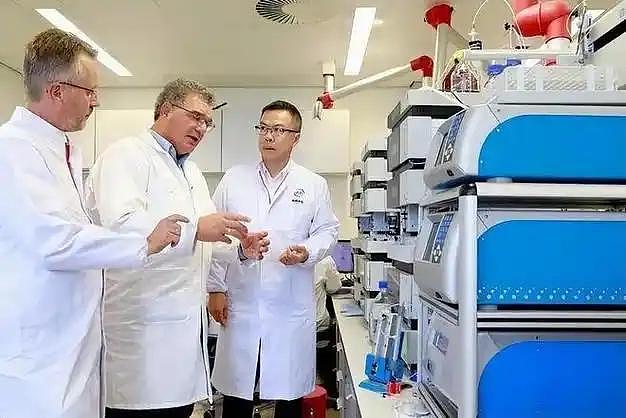 2万名科学家集体离美，美国成人才坟场？外媒破防：给中国做嫁衣（组图） - 11