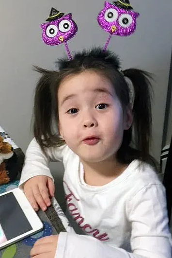 震惊！华人妈妈曾因飞机产女爆红，如今却因虐死亲女被捕（组图） - 10