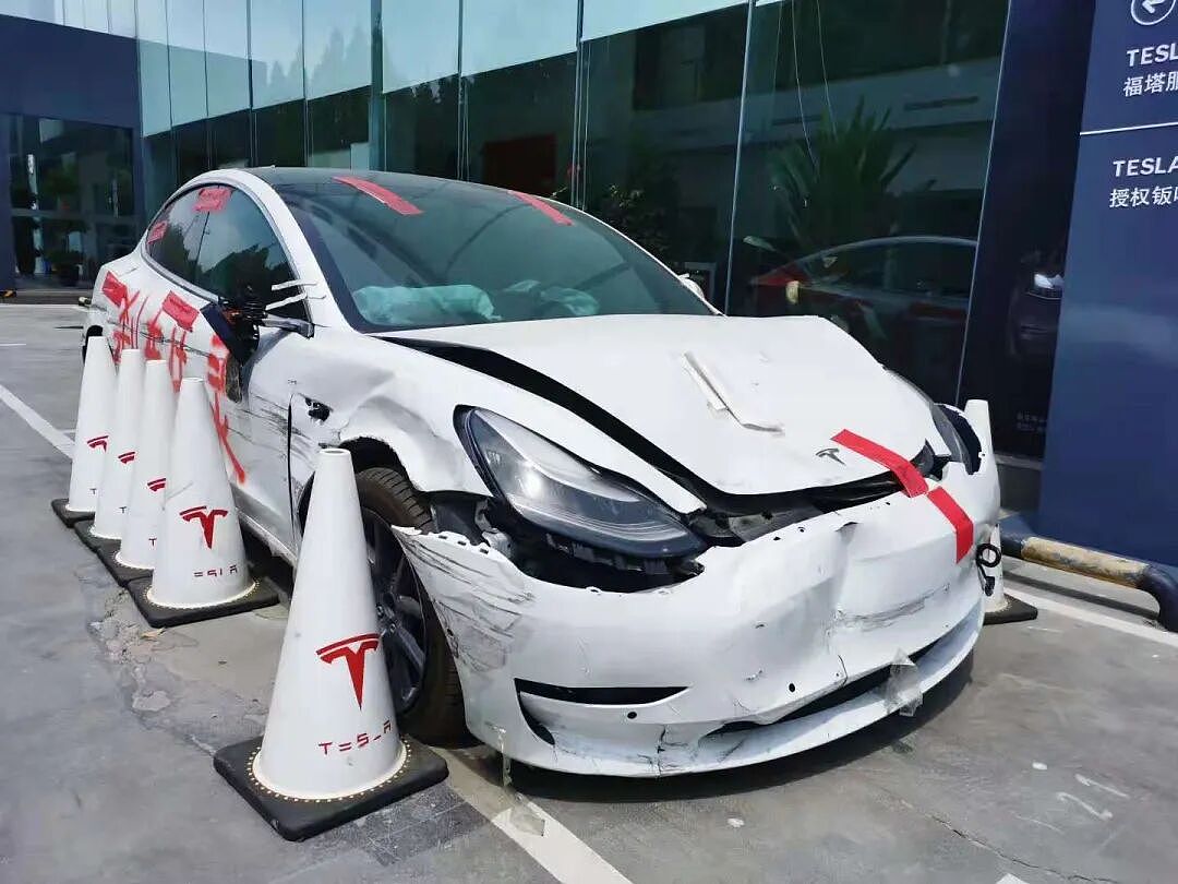 对话特斯拉“车顶维权”女车主：终于赢了特斯拉一次！“打官司花了不止两个40万元，只想要一个结果”（组图） - 2