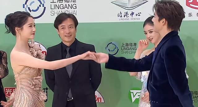 鹿晗关晓彤分手闹了快一年！被骂过度占用公众资源，网友呼吁官宣（组图） - 23