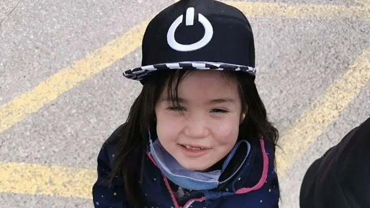 震惊！华人妈妈曾因飞机产女爆红，如今却因虐死亲女被捕（组图） - 9