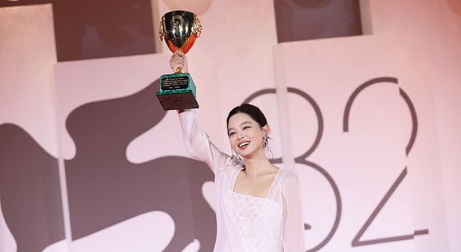 辛芷蕾与梁婷：漫长岁月里，从拼命托举、对簿公堂到终极和解（组图） - 1